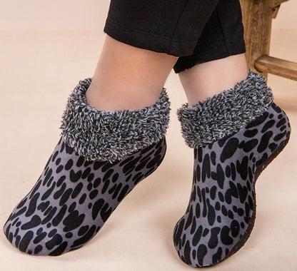 4 pairs of leopard print floor socks