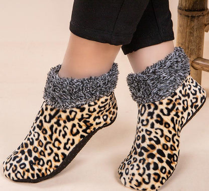 4 pairs of leopard print floor socks